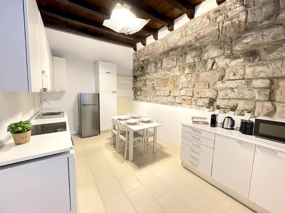 Tower Gombito'S Apartment Бергамо Екстериор снимка