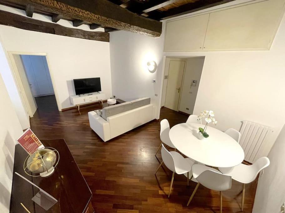 Tower Gombito'S Apartment Бергамо Екстериор снимка