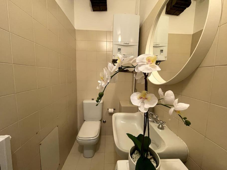 Tower Gombito'S Apartment Бергамо Екстериор снимка